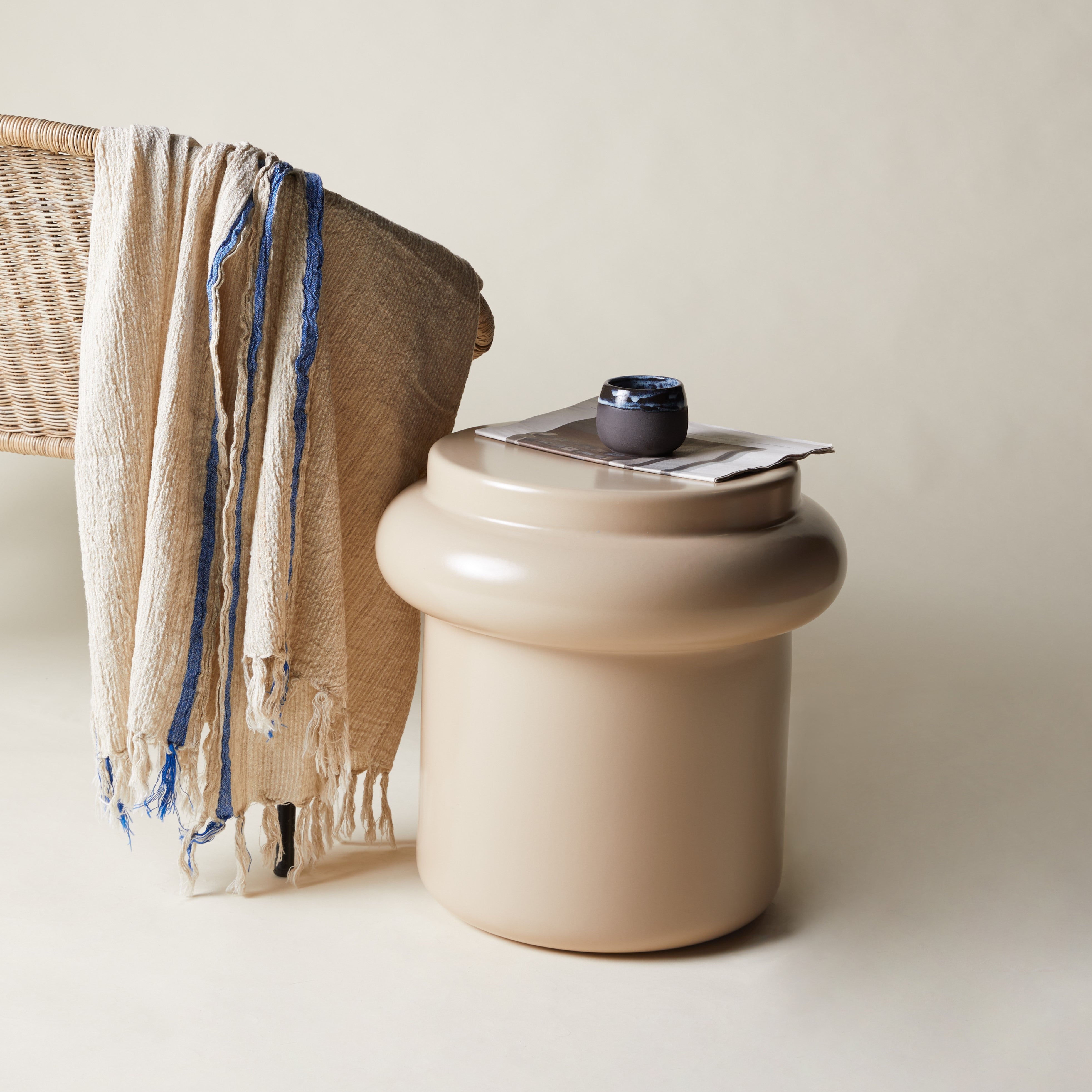 Bolla Tabure / Sehpa - Kaplamalı